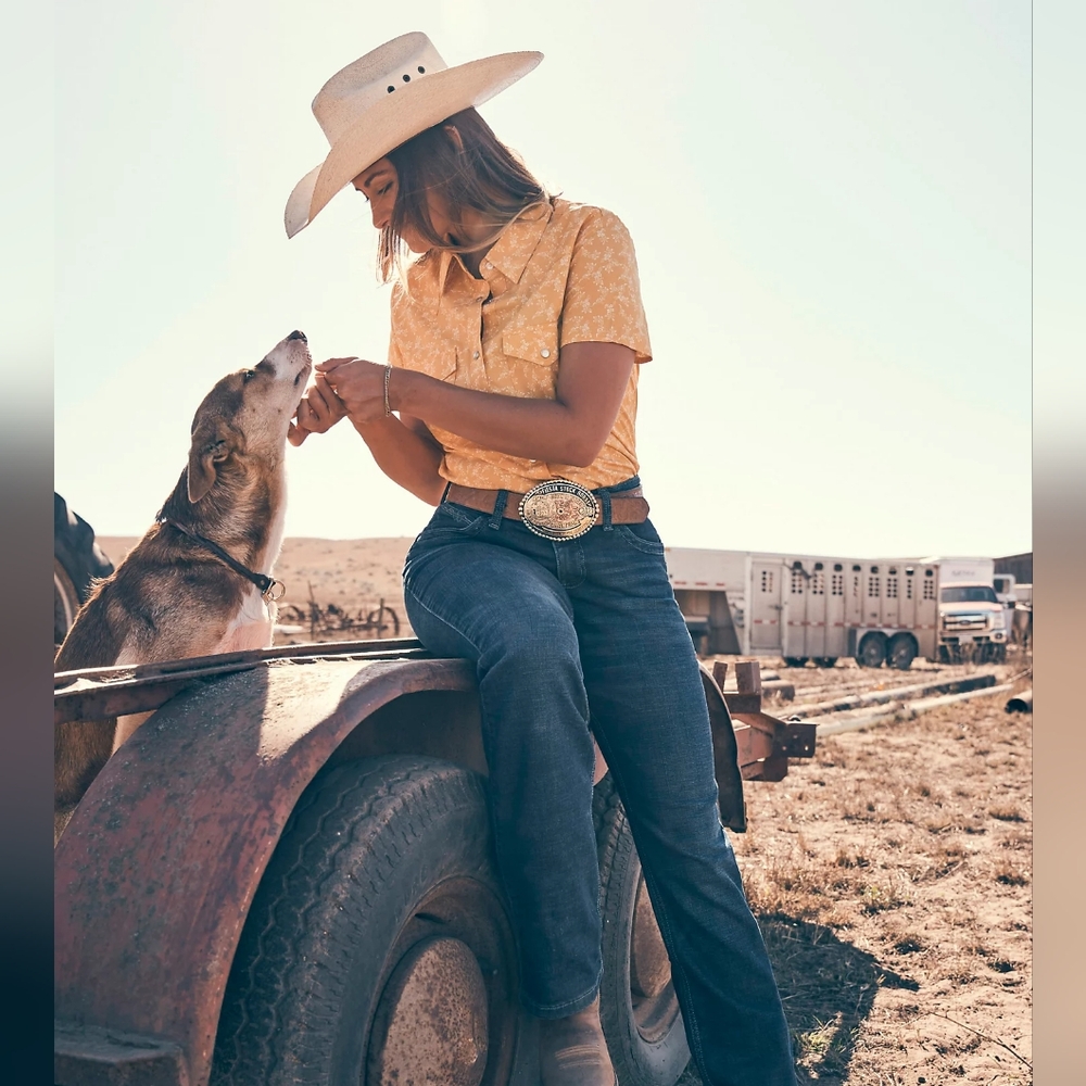 Wrangler Q Baby jeans women's size 16 light wash